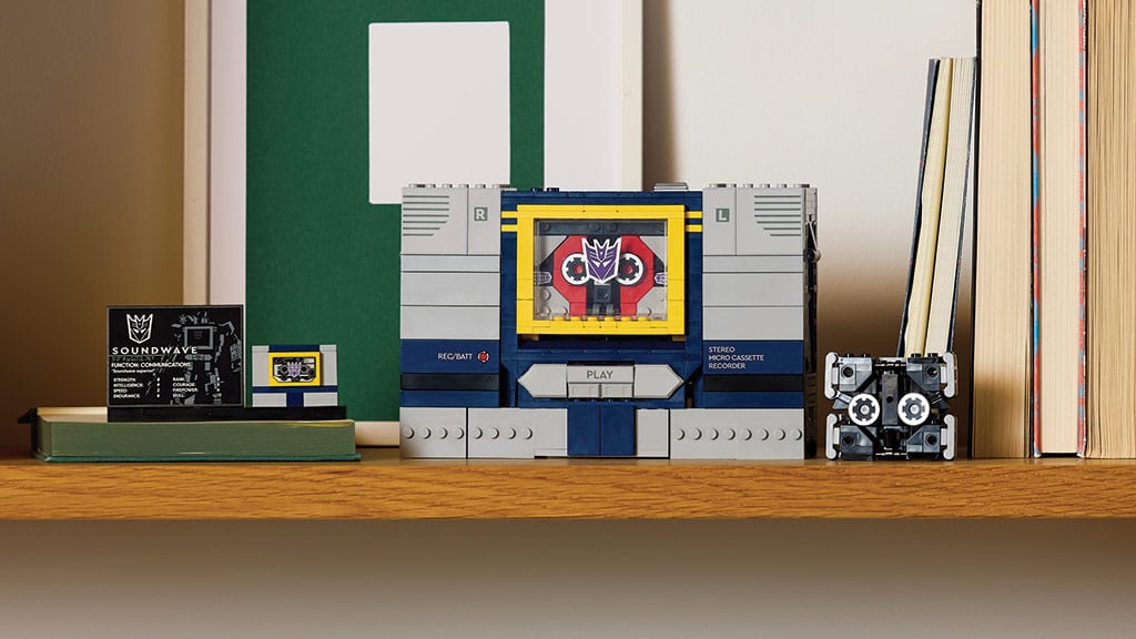 LEGO ICONS Soundwave